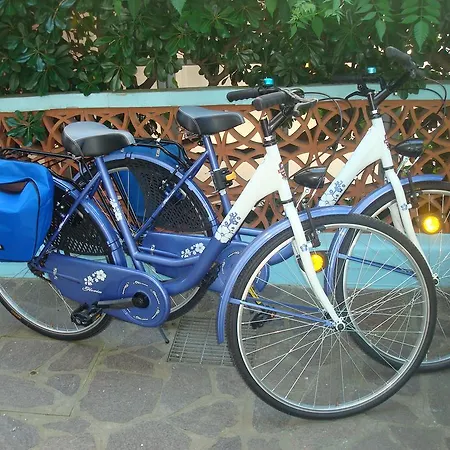 Ersilia ホテル 2*