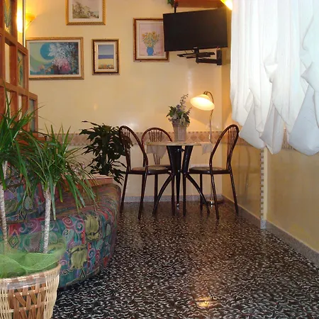 Ersilia Hotel 2*